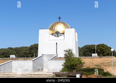 RUSE, BULGARIEN - 15. AUGUST 2021: Pantheon der Helden der Nationalen Wiedergeburt in der Stadt Ruse, Bulgarien Stockfoto