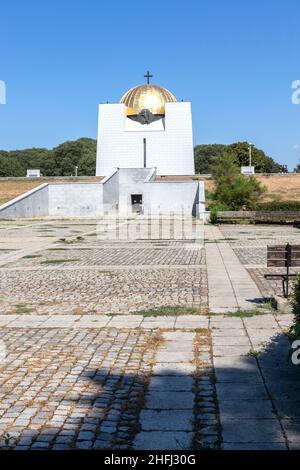 RUSE, BULGARIEN - 15. AUGUST 2021: Pantheon der Helden der Nationalen Wiedergeburt in der Stadt Ruse, Bulgarien Stockfoto