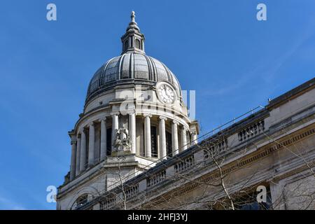 Blick auf die Kuppel des Nottingham City Council House im Herzen der Stadt Nottingham in den East Midlands, England. Stockfoto