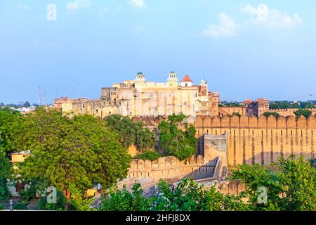 Imposante Palast des Maharadschas von Bikaner innen Junagarh Fort, Bikaner, Rajasthan, Indien Stockfoto