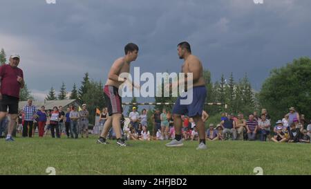 Odinsk, Russland - 29 2019. Juni: Burjat National Sport Wrestling. Holiday Sur Harban. Surkharban Burjat Kampf, Kampf, Kampf Kampf. Stockfoto