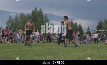 Odinsk, Russland - 29 2019. Juni: Burjat National Sport Wrestling. Holiday Sur Harban. Surkharban Burjat Kampf, Kampf, Kampf Kampf. Stockfoto