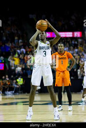 Waco, Texas, USA. 15th Januar 2022. Baylor Bears Guard Dale Bonner (3) schießt einen Freiwurf während der 2nd Hälfte des NCAA Football-Spiels zwischen den Texas Tech Red Raiders und Baylor Bears im Ferrell Center in Waco, Texas. Matthew Lynch/CSM/Alamy Live News Stockfoto