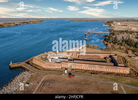 Luftaufnahme des alten Fort Jackson auf dem Savannah Fluss an der Grenze von Georgia und South Carolina, älteste stehende Backstein konföderierten Fort mit Fluss V Stockfoto