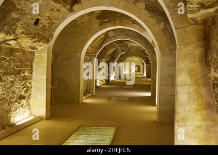 Die unterirdischen Hallen des Serapeum in Saqqara, Ägypten Stockfoto