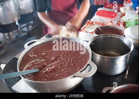 Tegucigalpa ist die Hauptstadt von Honduras. Es liegt in einem zentralen Tal, umgeben von Bergen, und ist für seine spanische Kolonialarchitektur bekannt. Stockfoto