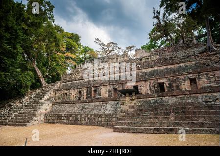 Copán ist eine archäologische Stätte der Maya-Zivilisation im Copán-Departement im Westen von Honduras, nicht weit von der Grenze zu Guatemala entfernt. Stockfoto