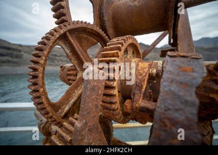 Die Details der Teile die beweglichen Teile eines rostigen mechanischen Getriebes der Maschine Stockfoto