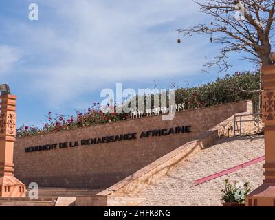 Dakar, Senegal - 02. Februar 2019 Park in der Nähe des afrikanischen Renaissance-Denkmals, im India Teranca Park in der Nähe der Küste. „Monument de la Renaissance Afric Stockfoto