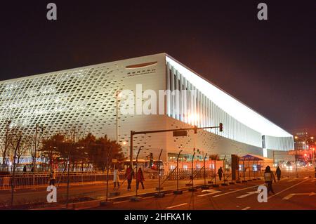 Peking, Peking, China. 17th Januar 2022. Am 16. Januar 2022 befindet sich das wichtigste Medienzentrum der Winter-Paralympischen Winterspiele am Olympischen Fluss in Peking im Westen des Olympiaparks. (Bild: © SIPA Asia via ZUMA Press Wire) Stockfoto
