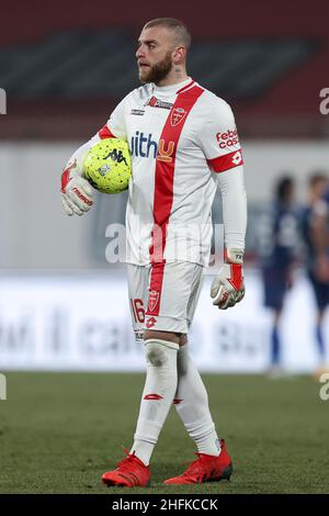 Stadio Brianteo, Monza (MB), Italien, 16. Januar 2022, Michele Di Gregorio (AC Monza) kontrolliert den Ball während des AC Monza gegen AC Perugia - italienischer Socce Stockfoto