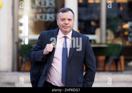 London, Großbritannien. 17th Januar 2022. Der Geschäftsmann Arron Banks kommt am 2. Tag seines Verleumdungsverfahren gegen Carole Cadwalladr vor das hohe Gericht. Kredit: Mark Thomas/Alamy Live Nachrichten Stockfoto