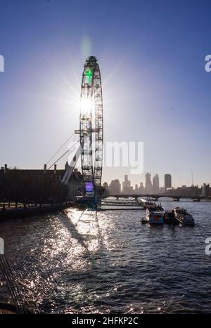 Das London Eye und die Themse in London. Bilddatum: Montag, 17. Januar 2022. Stockfoto