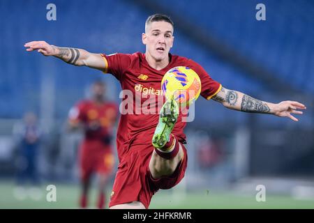 Rom, Italien. 16th Januar 2022. Nicolo' Zaniolo von AS Roma während des Serie-A-Spiels zwischen Roma und Cagliari im Stadio Olimpico, Rom, Italien am 16. Januar 2022. Kredit: Giuseppe Maffia/Alamy Live Nachrichten Stockfoto