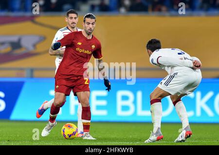 ROM, ITALIEN - 16. JANUAR: Sergio Oliveira von AS Roma fährt mit dem Ball während der Serie Ein Spiel zwischen AS Roma und Cagliari Calcio im Stadio Olimpico am 16. Januar 2022 in Rom, Italien (Foto: Ciro Santangelo/Orange Picturs) Stockfoto