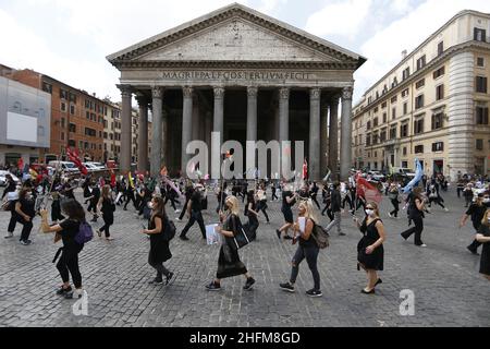 Cecilia Fabiano/LaPresse 09. Juni 2020 Rom (Italien) Nachrichten Protest des Fremdenführers im Pic: Die Demonstration vor dem Pantheon Stockfoto