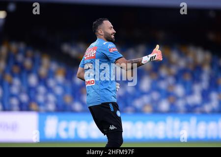 Cafaro/LaPresse 13. Juni 2020 Neapel, Italien Sportfußball Napoli vs Inter - Italienischer Pokal, Halbfinale 2. Etappe - San Paolo Stadion. Im Bild: David Ospina (SSC Napoli) wärmt sich auf. Stockfoto