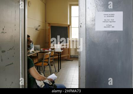 Cecilia Fabiano/LaPresse Juni 17 , 2020 Rome (Italy) News Abschlussprüfungen in Covid Zeit im Bild : Prüfungen im Klassenzimmer der Tacito High School Stockfoto