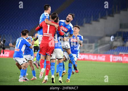 Foto Alfredo Falcone - LaPresse17/06/2020 Roma ( Italia)Sport CalcioJuventus - NapoliFiinale Coppa Italia Coca Cola 2019 2020 - Stadio Olimpico di RomaNella foto:esultanza napoliFoto Alfredo Falcone - LaPresse17/06/2020 Roma (Italien)Sport SoccerJuventus - NapoliDer italienische Coca-Cola-Cup-Finale 2019 2020 - Olimpico-Stadion von Romain feiert das Bild:napoli Stockfoto