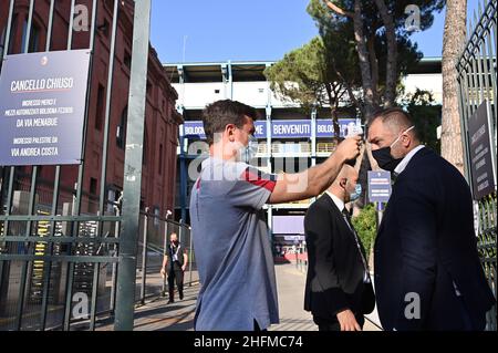 Massimo Paolone/LaPresse 22. Juni 2020 Bologna, Italien Sportfußball Bologna vs Juventus - Italienische Fußballmeisterschaft Liga A Tim 2019/2020 - stadio Renato Dall'Ara Stadion im Bild: Temperaturmessung und Überprüfung auf Coronavirus Covid 19 Stockfoto