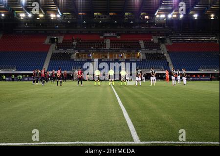 Massimo Paolone/LaPresse 22. Juni 2020 Bologna, Italien Sportfußball Bologna vs Juventus - Italienische Fußballmeisterschaft Liga A Tim 2019/2020 - stadio Renato Dall'Ara Stadion im Bild: Es wird eine Schweigeminute für Gazzoni Frascara beobachtet Stockfoto