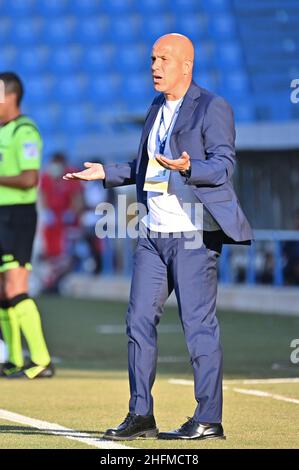 Massimo Paolone/LaPresse 23. Juni 2020 Ferrara, Italien Sportfußball Spal vs Cagliari - Italienische Fußballmeisterschaft League A Tim 2019/2020 - Stadion Paolo Mazza auf dem Bild: Luigi Di Biagio (Spal) ruft Anweisungen an seine Spieler Stockfoto