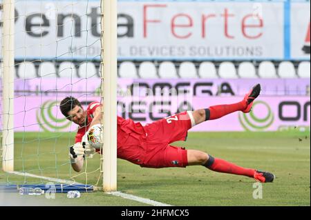 Massimo Paolone/LaPresse 23. Juni 2020 Ferrara, Italien Sportfußball Spal vs Cagliari - Italienische Fußballmeisterschaft League A Tim 2019/2020 - Stadion Paolo Mazza im Bild: Karlo Letica (Spal) in Aktion Stockfoto