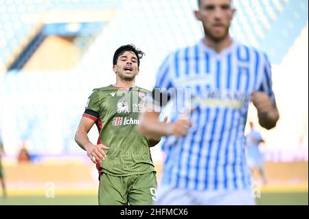 Massimo Paolone/LaPresse 23. Juni 2020 Ferrara, Italien Sportfußball Spal vs Cagliari - Italienische Fußballmeisterschaft League A Tim 2019/2020 - Stadion Paolo Mazza im Bild: Giovanni Simeone (Cagliari Calcio) schaut auf Stockfoto