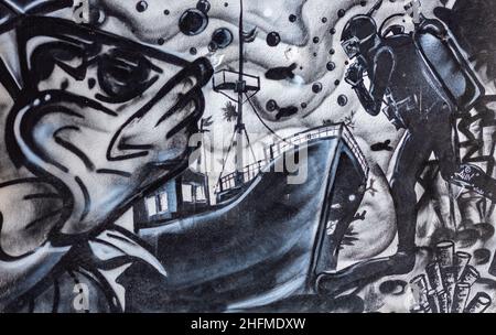 Graffiti an einer Wand in der thailändischen Hauptstadt bangkok, das die maritime Szene mit Tiefseetaucher, Fischtrawler und großen Fischen in schwarz-weißem Spray darstellt. Stockfoto