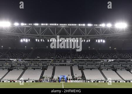 Foto LaPresse - Fabio Ferrari 26 Giugno 2020, Turin, Italia Sport Calcio Juventus FC vs Lecce - Campionato di calcio Serie A Tim 2019/2020 - Allianz Stadium. Nella foto:schieramento 26. Juni 2020 Turin, Italien Sportfußball Juventus FC vs Lecce - Italienische Fußballmeisterschaft League A Tim 2019/2020 - Allianz Stadium. In der Bildzeile Stockfoto