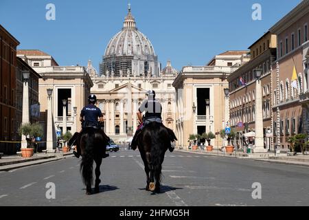 Mauro Scrobogna /LaPresse 29. Juni 2020&#xa0; Rom, Italien Nachrichten Petersplatz - Angelus im Bild: Petersplatz während des Angelus-Gebets am Tag des heiligen Petrus und Paulus Stockfoto