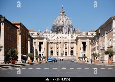 Mauro Scrobogna /LaPresse 29. Juni 2020&#xa0; Rom, Italien Nachrichten Petersplatz - Angelus im Bild: Petersplatz während des Angelus-Gebets am Tag des heiligen Petrus und Paulus Stockfoto