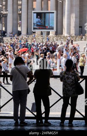 Mauro Scrobogna /LaPresse 29. Juni 2020&#xa0; Rom, Italien Nachrichten Petersplatz - Angelus im Bild: Petersplatz während des Angelus-Gebets am Tag des heiligen Petrus und Paulus Stockfoto