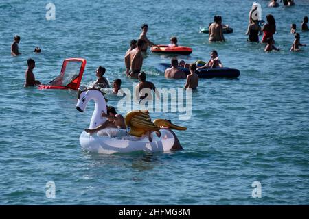 Mauro Scrobogna /LaPresse 29. Juni 2020&#xa0; Rom, Italien Nachrichten Ostia - Lido von Rom im Bild: Badegäste an den Stränden von Ostia Stockfoto