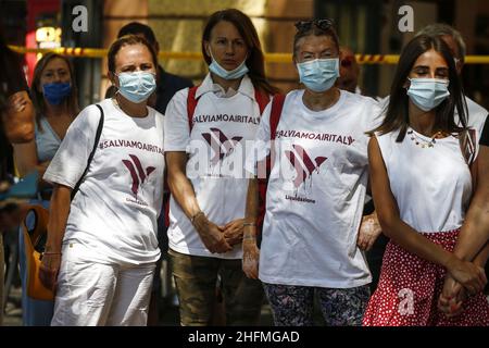 Cecilia Fabiano/LaPresse 30. Juni 2020 Rom (Italien) Nachrichten Demonstration der Flugarbeiter im Bild: Die Demonstranten vor dem Verkehrsministerium Stockfoto