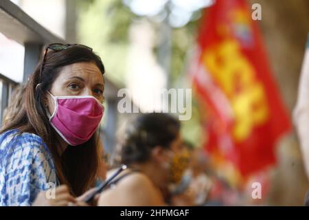 Cecilia Fabiano/LaPresse 30. Juni 2020 Rom (Italien) Nachrichten Demonstration der Flugarbeiter im Bild: Die Demonstranten vor dem Verkehrsministerium Stockfoto