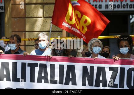 Cecilia Fabiano/LaPresse 30. Juni 2020 Rom (Italien) Nachrichten Demonstration der Flugarbeiter im Bild: Die Demonstranten vor dem Verkehrsministerium Stockfoto