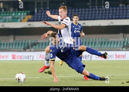 LaPresse -Garbuio Paola Juli 01 ,2020 Verona- (Italien) Sport Soccer Hellas Verona vs Parma Italienische Fußball-Meisterschaft Liga A Tim 2019/2020 - Bentegodi Stadium im Bild: dawidowicz pawel, kulusevski dejan Stockfoto