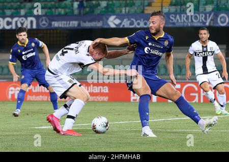 LaPresse -Garbuio Paola Juli 01 ,2020 Verona- (Italien) Sport Soccer Hellas Verona vs Parma Italienische Fußballmeisterschaft Liga A Tim 2019/2020 - Bentegodi Stadium im Bild: rrahmani amir, kulusevski dejan Stockfoto