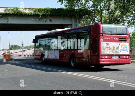 Mauro Scrobogna /LaPresse 02. Juli 2020&#xa0; Rom, Italien Nachrichten ATAC Depot via Candoni - Besuch Salvini im Bild: Das atac Depot, das an ein rom Lager grenzt und wo einige öffentliche Verkehrsmittel in Brand gesetzt wurden Stockfoto