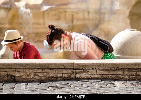 Mauro Scrobogna /LaPresse 03. Juli 2020&#xa0; Rom, Italien Nachrichten heiß in Rom auf dem Bild: Touristen und römische Hitze Stockfoto