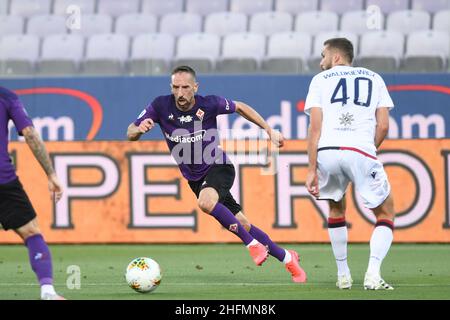 LaPresse - Jennifer Lorenzini 08 July 2020 Firenza (Italien) Sport Soccer Fiorentina - Cagliari Italienische Fußballmeisterschaft League A Tim 2019/ 2020 - "Artemio Franchi" Stadion im Bild: Ribery, Walukiewicz Stockfoto