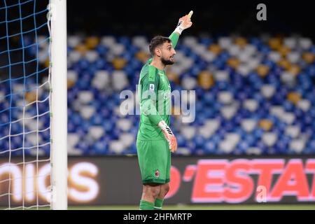 Cafaro/LaPresse 12. Juli 2020 Neapel, Italien Sportfußball Neapel vs. Mailand - Italienische Fußballmeisterschaft League A Tim 2019/2020 - San Paolo Stadion. Im Bild: Gianluigi Donnarumma (AC Mailand). Stockfoto