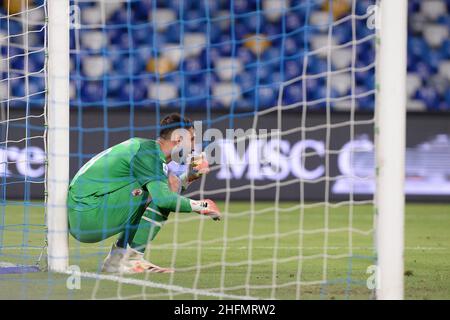 Cafaro/LaPresse 12. Juli 2020 Neapel, Italien Sportfußball Neapel vs. Mailand - Italienische Fußballmeisterschaft League A Tim 2019/2020 - San Paolo Stadion. Im Bild: Gianluigi Donnarumma (AC Mailand). Stockfoto