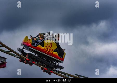 CWOA Chessington World of Adventure Theme Park and Zoo London England GB UK Tiger Falls Dragons Fury Vampire and More Stockfoto