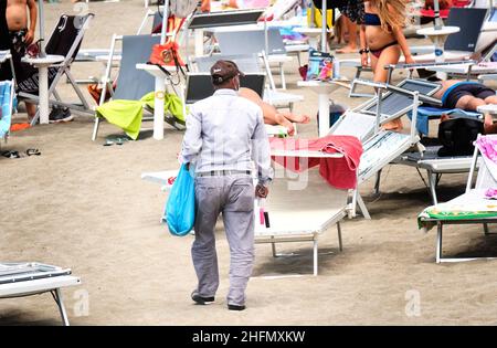 Mauro Scrobogna /LaPresse 18. Juli 2020&#xa0; Rom, Italien Nachrichten Ostia - Strand auf dem Foto: Händler am Strand von Lido di Ostia Stockfoto