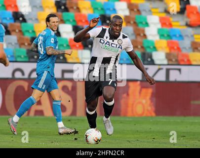 Andrea Bressanutti/LaPresse 23. Juli 2020 Udine, Italien Sportfußball Udinese vs Juventus - Italienische Fußballmeisterschaft League A Tim 2019/2020 - Dacia Arena Stadium im Bild: stefano okaka Stockfoto