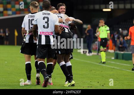 Andrea Bressanutti/LaPresse 23. Juli 2020 Udine, Italien Sportfußball Udinese vs Juventus - Italienische Fußballmeisterschaft League A Tim 2019/2020 - Dacia Arena Stadium im Bild: seko fofana feiert Stockfoto