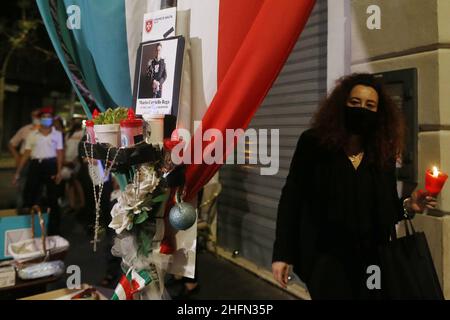 Cecilia Fabiano/LaPresse Juli 24 , 2020 Rome (Italy) News &#xab;nicht zu vergessen Mario&#xbb; Fackelzug in der Via Pietro Cosa, wo der Carabiniere Mario Cerciello Rega auf dem Foto getötet wurde: Rosa, die Frau von Cerciello Rega Stockfoto