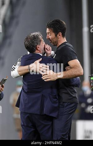 Marco Alpozzi/LaPresse 26. Juli 2020 Turin, Italien Sportfußball Juventus vs Sampdoria - Italienische Fußballmeisterschaft Liga A Tim 2019/2020 - Allianz Stadion im Bild: Buffon mit Paratici Stockfoto